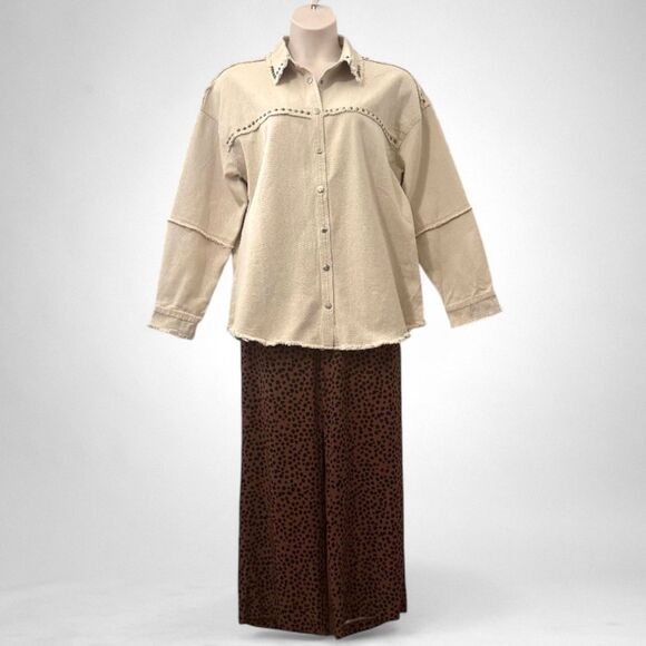 BLUE B Snap Front Studded Fray Edge Jacket! NWT! Size Large - Picture 3 of 8